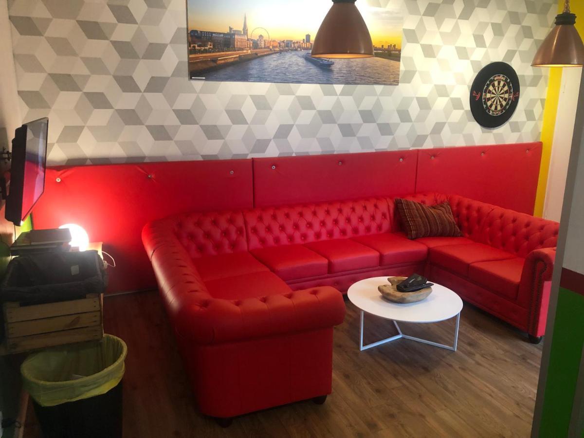 Backpackers Duesseldorf - Self Check-In Hostel Exterior photo