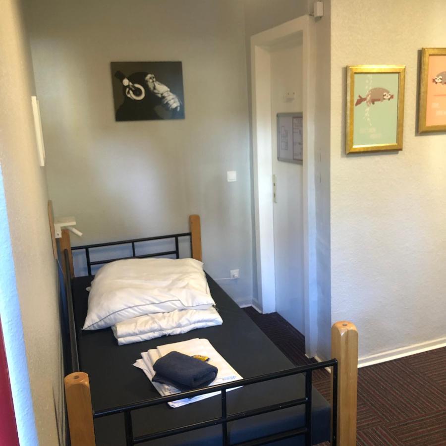 Backpackers Duesseldorf - Self Check-In Hostel Exterior photo