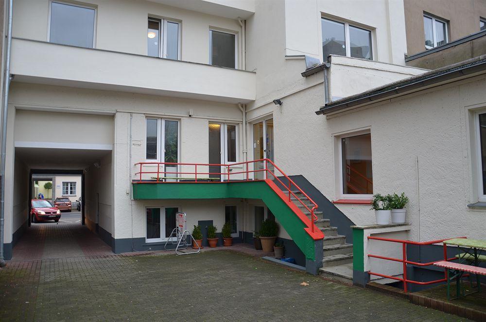 Backpackers Duesseldorf - Self Check-In Hostel Exterior photo